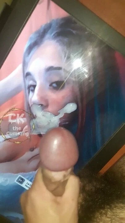 Lechazo en toda la boca a putita rubia Cande