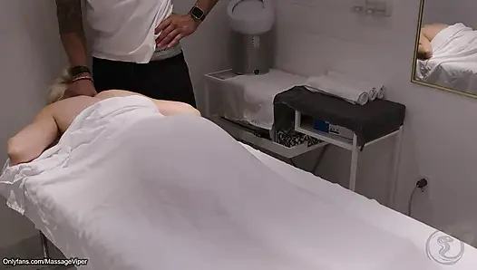 Client Switches Roles and Turns into the Masseuse!