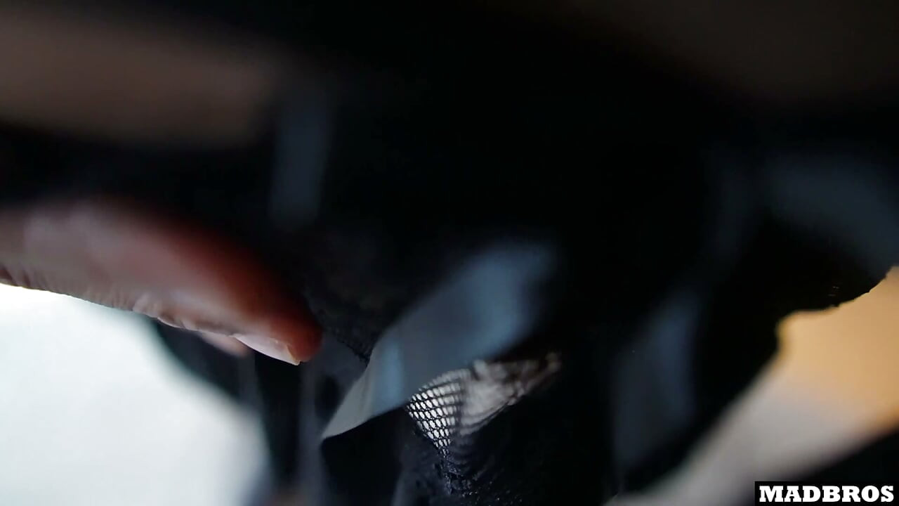 Horny Singaporean Slut Cancels Her Date to Get Fucked In My Bedroom !!!