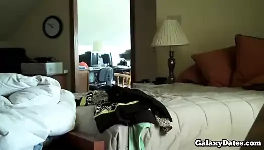 Jebana napalona puma na pierwszej randce w pokoju hotelowym