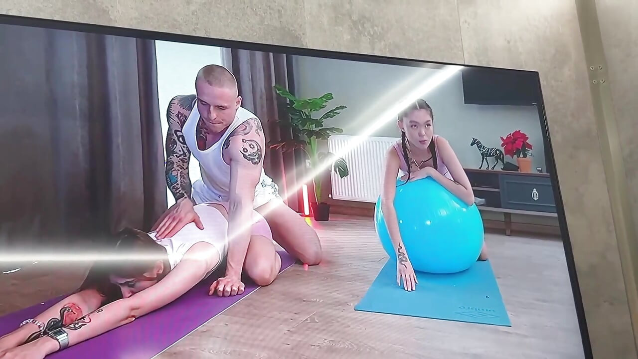 Sex Vlog - Trying Gloryhole for the First Time!