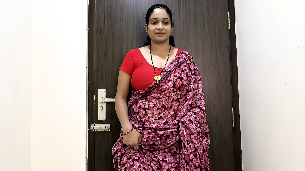 Friends Sexy Wife Priya Bhabhi Came fir sex with Big Dick, She Was Getting Bored Alone