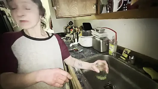 Ich habe diese straßen-hure in jedem zimmer gefickt!