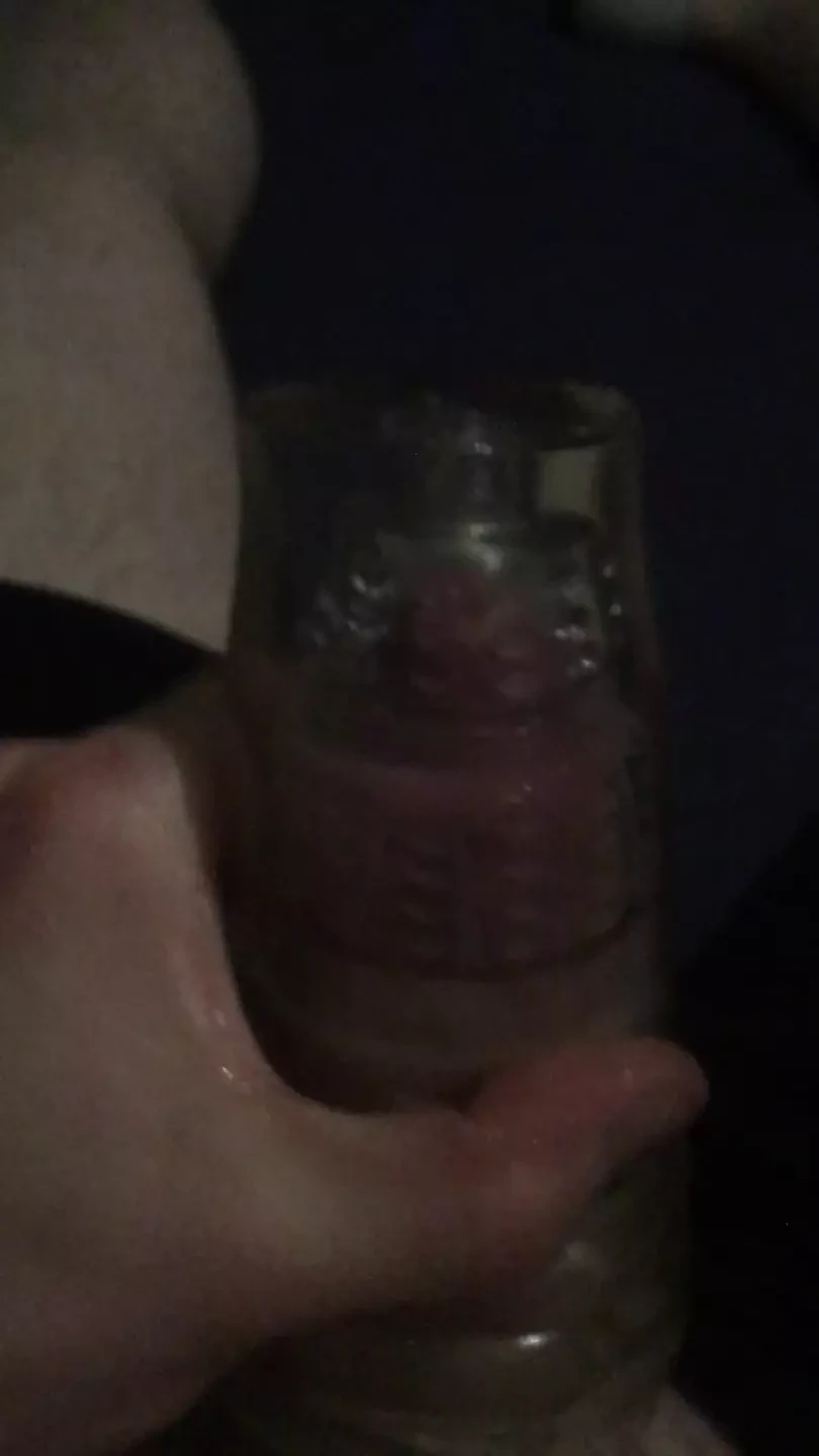 Fleshlight neukt met condoom