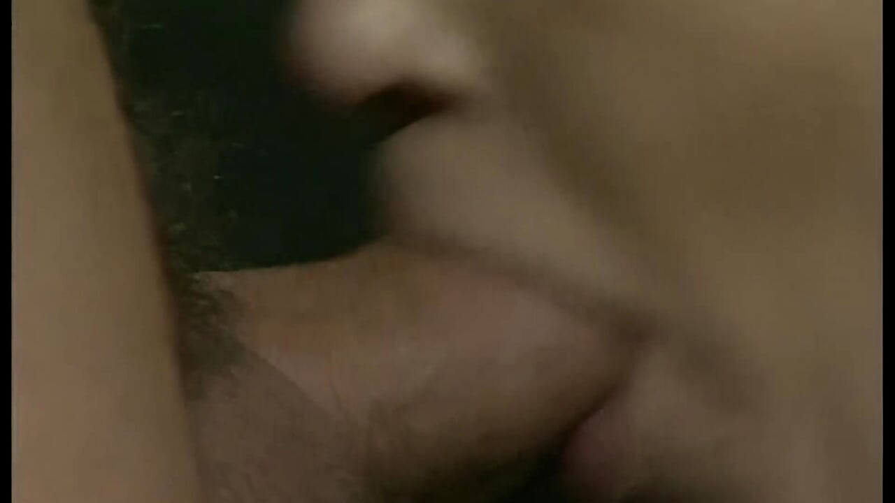 جنس جامح بين زملاء العمل في أوقات فراغهم