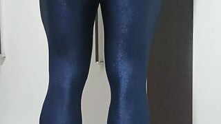 Saya boleh menghancurkan tulang dengan peha berotot itu dengan mudah