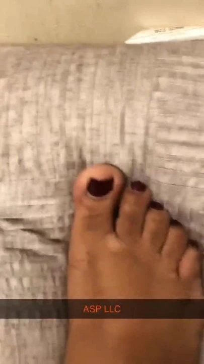 AUBREY FIRE PRACTICES A FOOT JOB ON HER PILLOW!