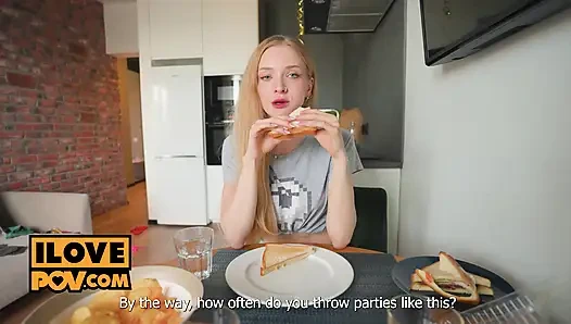 Unexpected Help Dolly Rud Makes Your Day with Blowjob