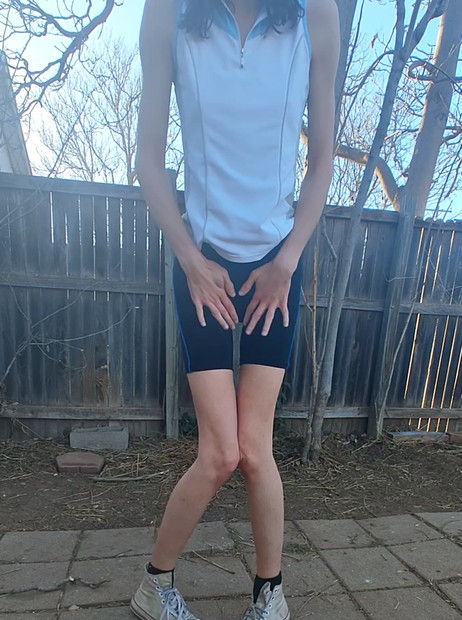 PissyTgirl pisil edzés után