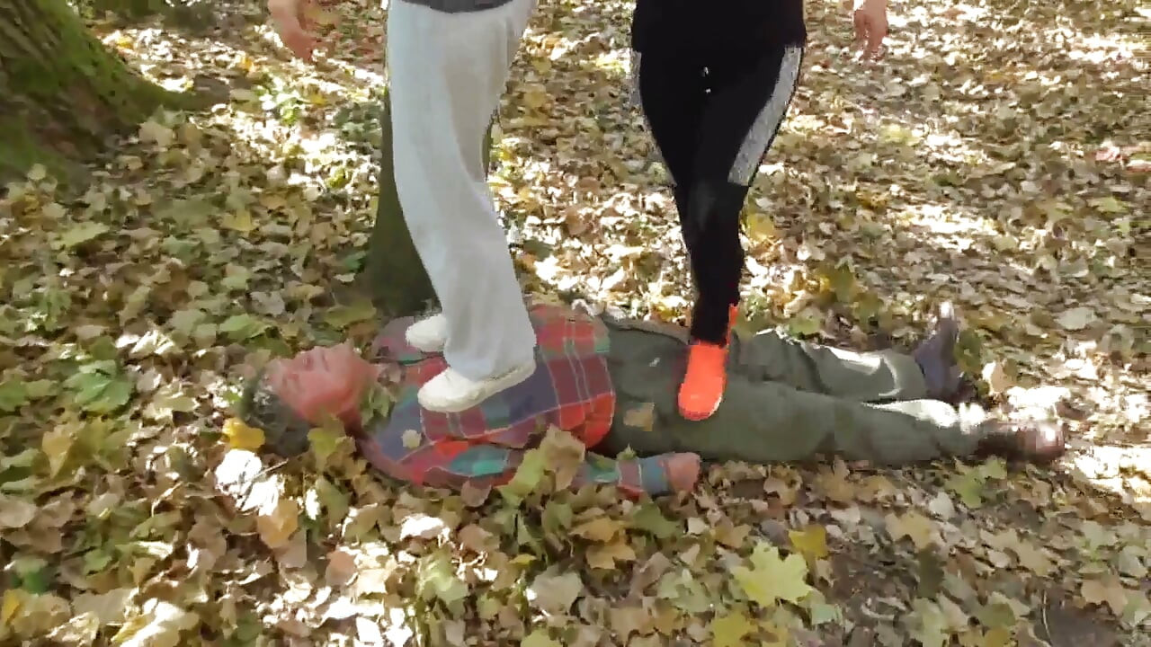 The old trampling mat