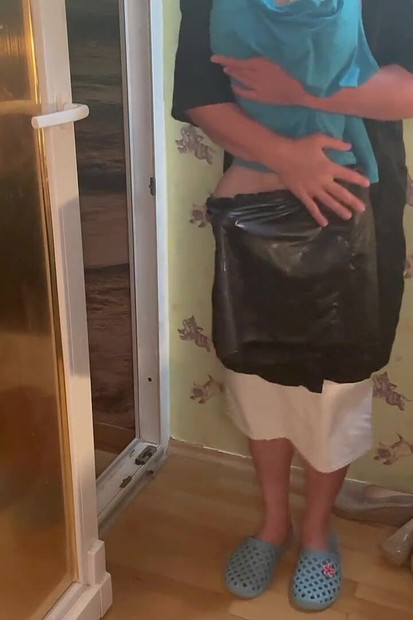 Carrying and Masturbating the Tranny Till Cums