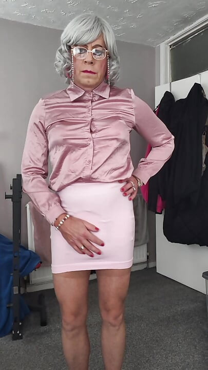 Grandma's not wearing any panties and got a skirt bulge