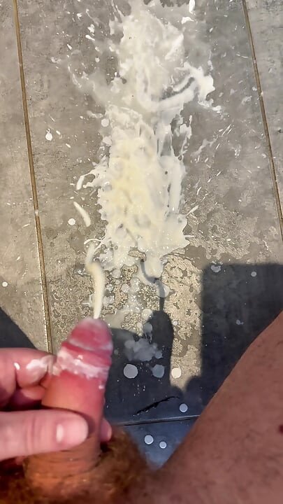 Huge Cumshot