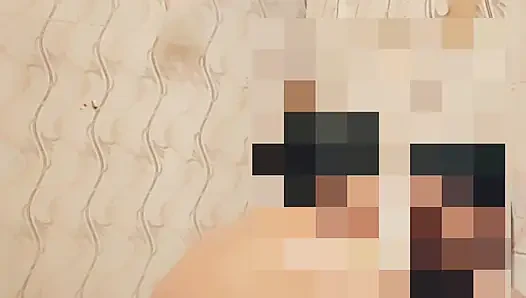 Istri seksi cubby ngentot di kamar mandi