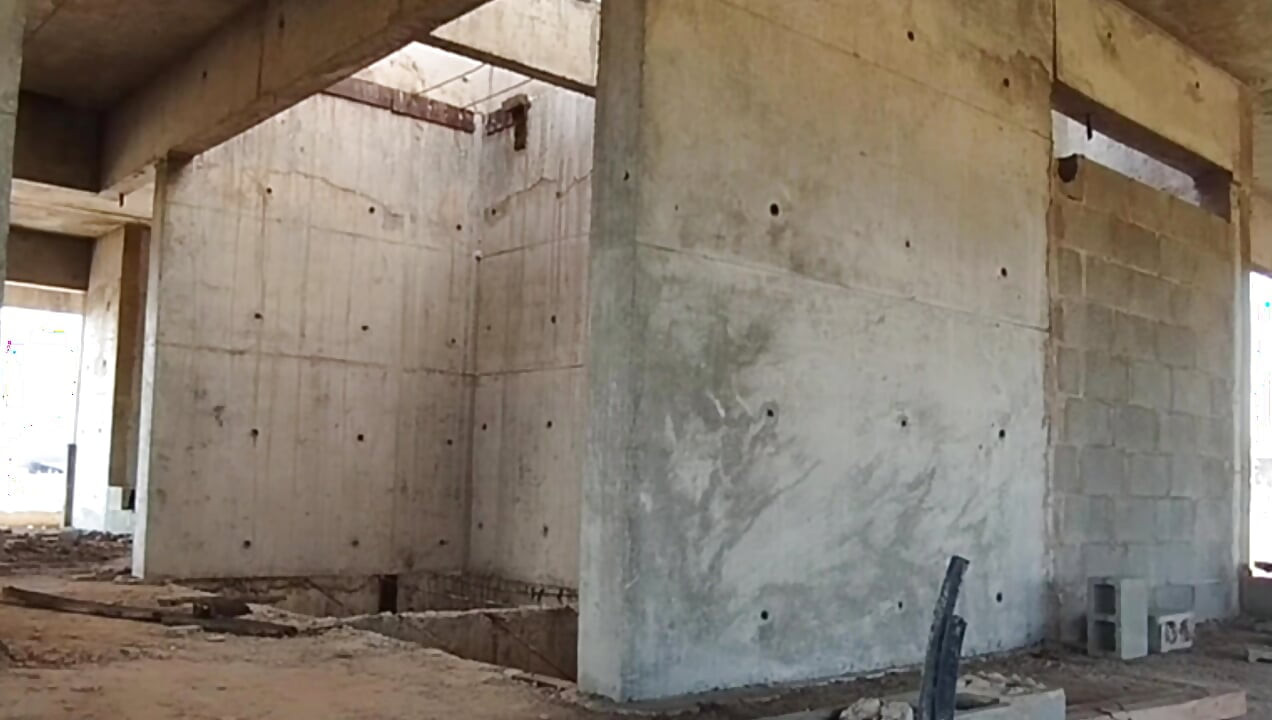 Selepas kerja saya singgah di tapak pembinaan untuk merangkap