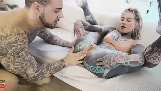 Fully Tattooed Girl Gets All Her Holes Pounded by a Huge Cock and Gets Cum in Her Anal Gape Double Penetration