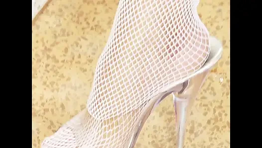 Kerry Louise Loves Getting Cum at the Gloryhole