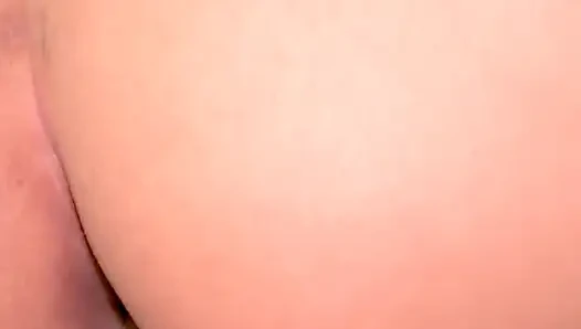 Tanga yanlar ve yarak içinde