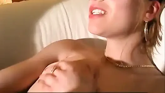 Ateşli seksi amatör esmer tek başına oyun