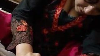 Pakistani girl pussy shave with men