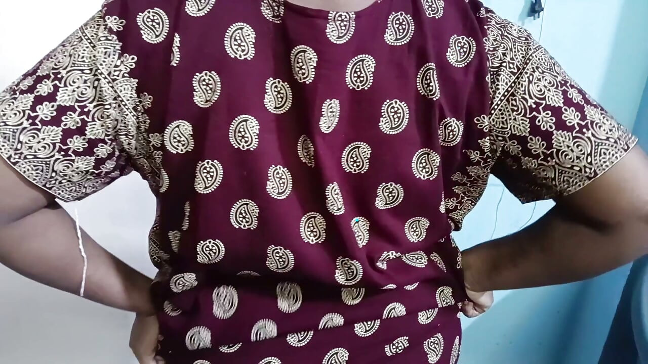 Video seksi indijske tete s velikim sisama