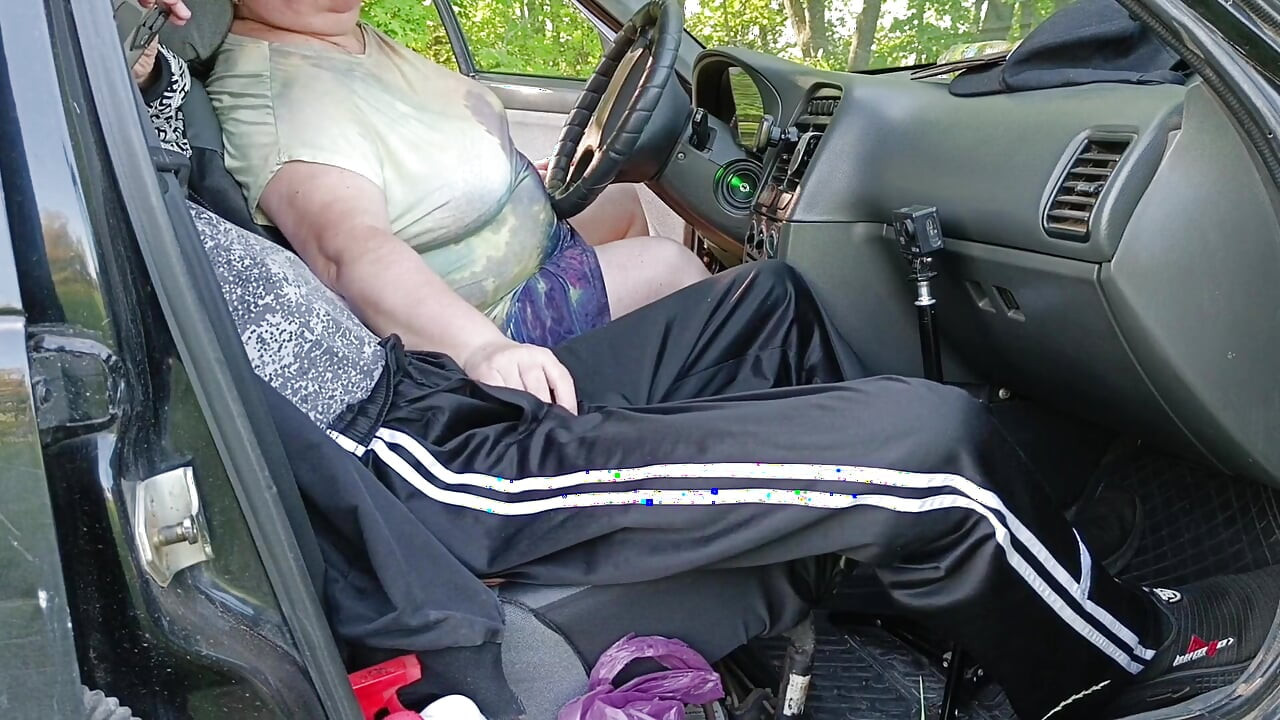 In the Car in the Parking Lot, My Mother-in-law Jerks off My Dick Until I Cum
