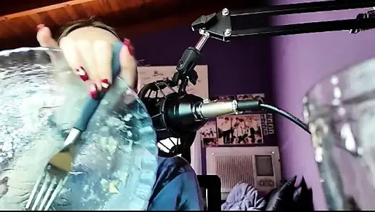 Eating My Lunch in Less Than 10 Minutes