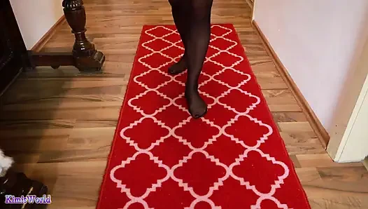 Asmr Nylon, das auf Teppich geht - hauchdünne strümpfe Füße und weiche Geräusche im Fußschritt