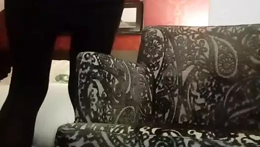 Otelde yalnızım...