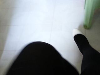 Білі лаковані туфлі з чорними колготками, тизер 16