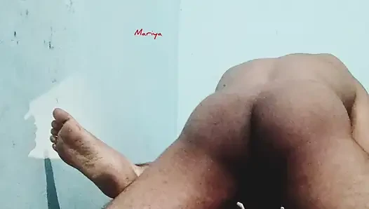 Guru perguruan tinggi Mallu dengan siswa menikmati