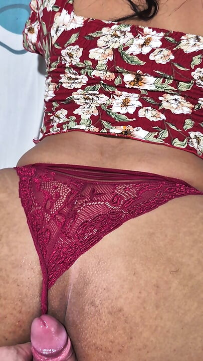 วันนี้ฉันตั้งตาคอยที่จะให้ผัวเย็ดตูดฉันและเขาก็ทํา