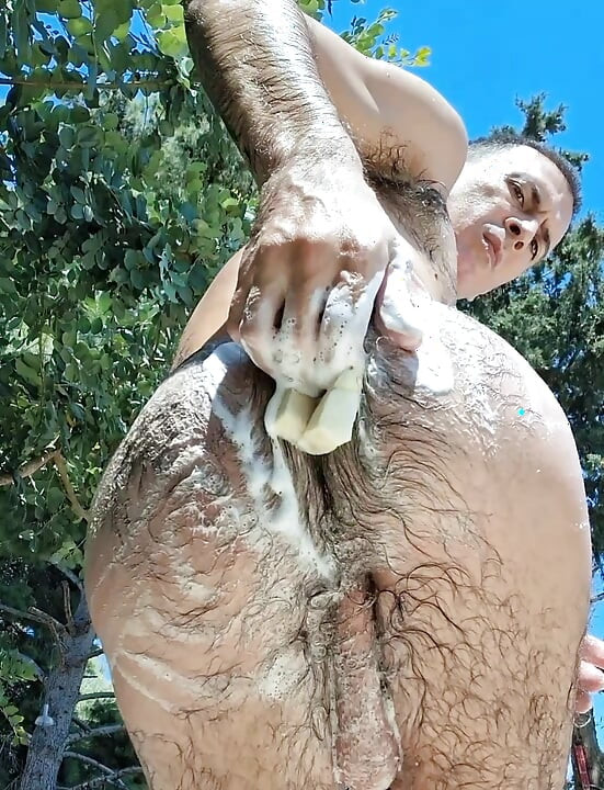 I would like someone to wash me and then fuck my hairy ass