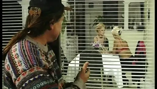 Di Balik Pintu Jerman Kacau Dengan Rajin - Film Lengkap