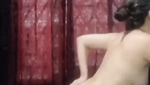 Pantat bahenol cewek ini dientot habis-habisan sampai