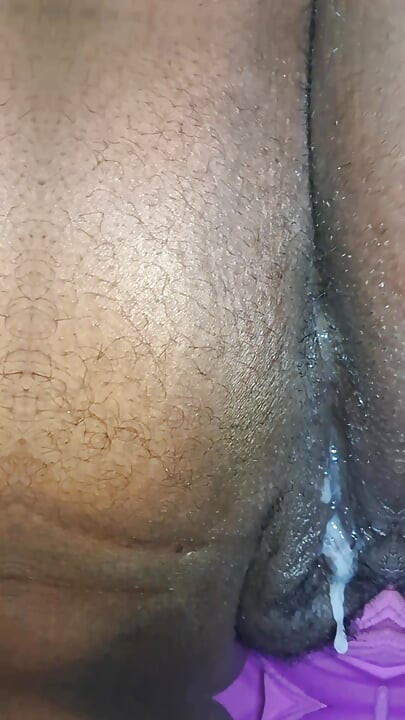 HOT MOM WITH PUSSY FULL OF CUM COME SUCK