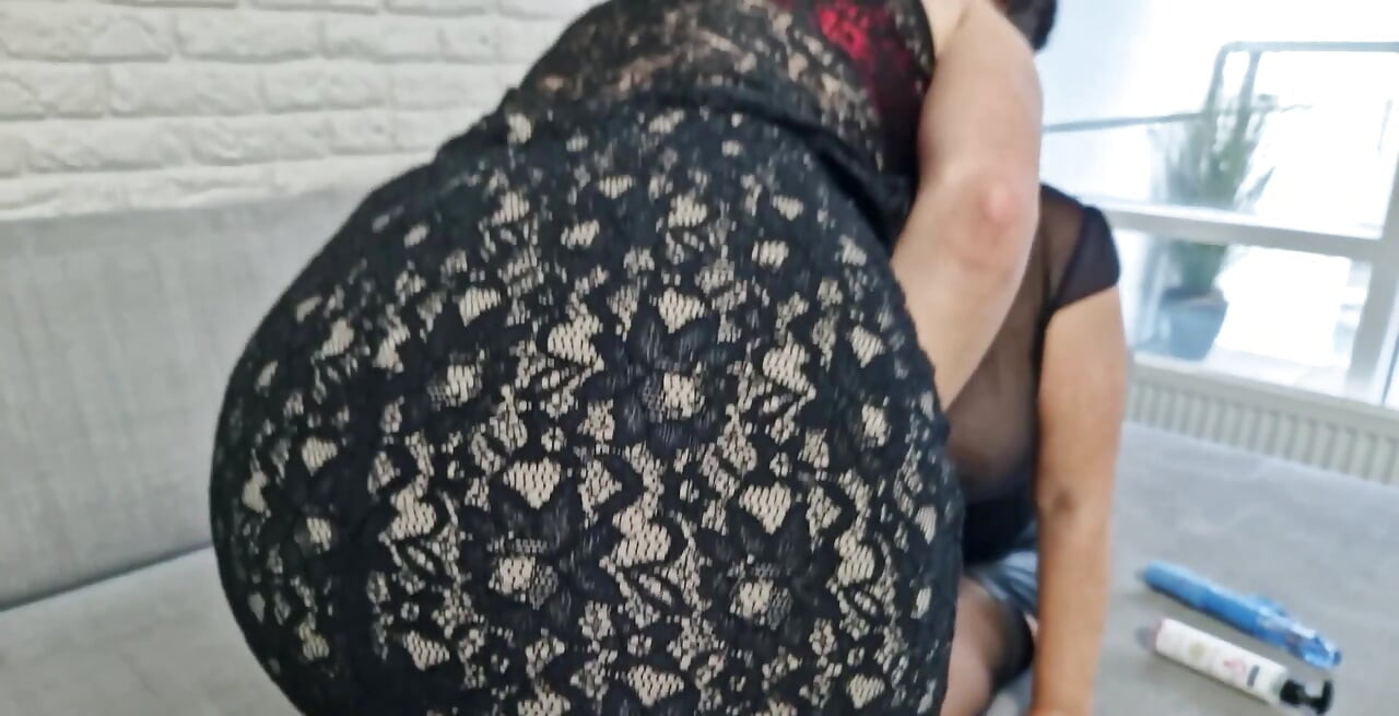 Wanilianna és Devon találkoznak a díszes lakásban