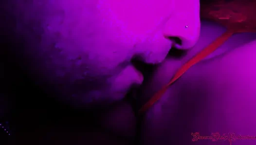 SEXHEXE bekommt arsch ausgepeitschte muschi geleckt, benutzt VIBE und wird gefickt, bis sie KOMMT