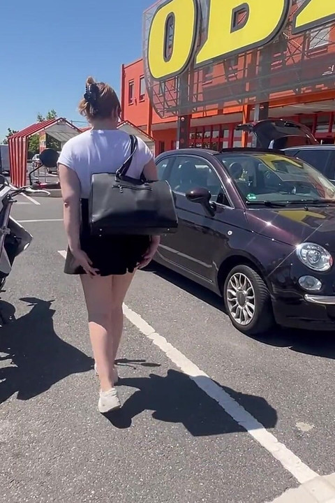 Riscant în public: Flashing în magazinul de bricolaj