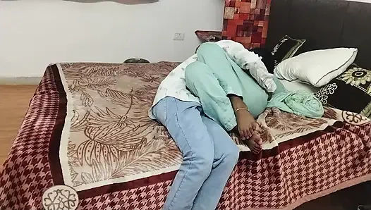 Nettes desi-mädchen erste nacht romantikBeautiful desi mädchen erste nacht erfahrungHot desi mädchen erste nacht romantik