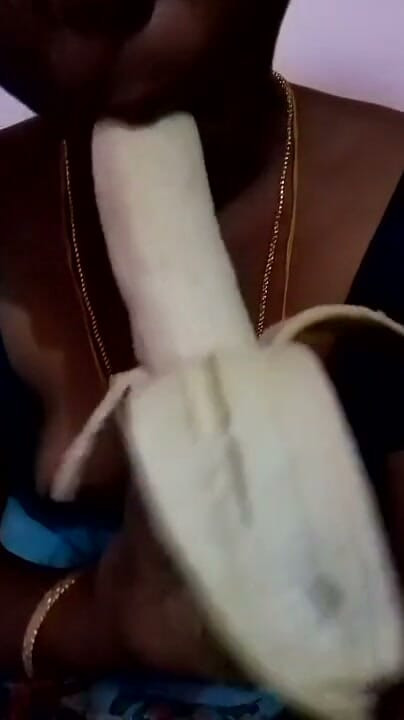 Bannana wife Indian aunty blowjob | Clip 1