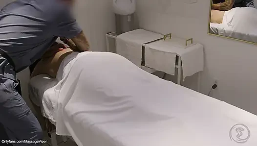 Legit massage client gets a happy ending