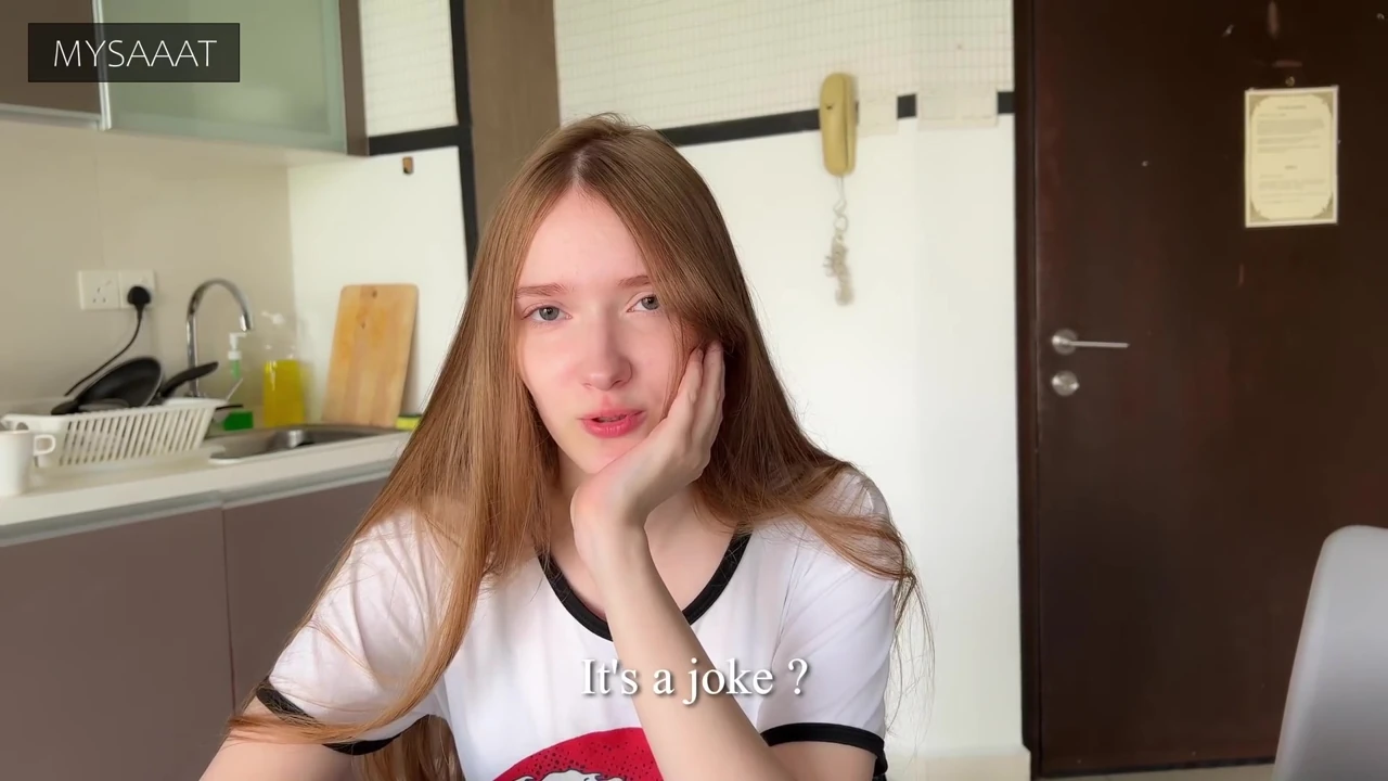 Üvey kız kardeş satrançta kayboldu ve amına iki kez boşalıyor