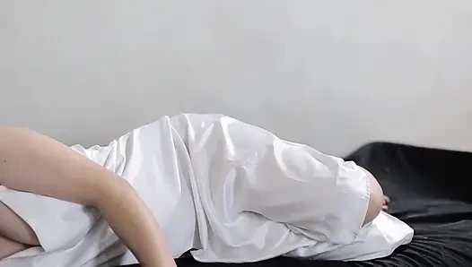 Indian girl masturbates in the park and ends up fucking in a hotel