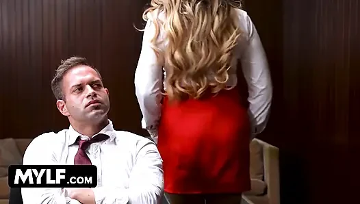 Kaba orta yaşlı seksi kadın vivianne desilva sapıklık programında Lilly Hall ve Nicky tarafından evcilleştiriliyor