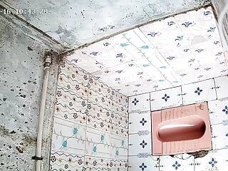 Viral Public toilet c_c_t_v viral clip.public toilet me kiya sex viral huwa video