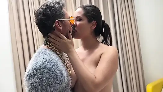 Muhafazakar Eş, Yanıltı Koca