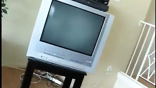 Невероятные шлюхи с истекшим сроком действия снимает на видео яростный трах в тройничке