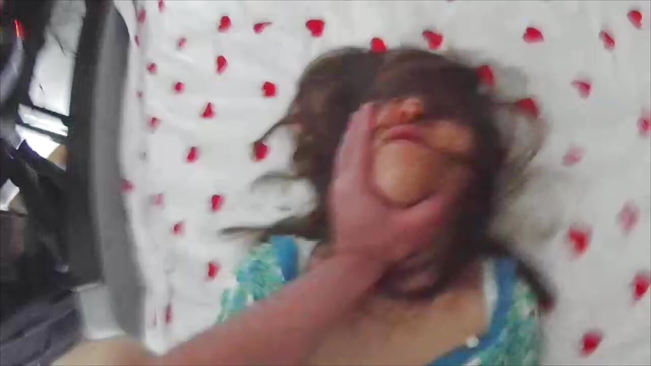 Ben işteyken arkadaş ve evli kadın sikişiyor. Gerçek aldatma