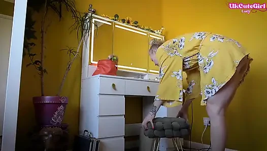 Tante seksimu mergokin kamu lagi nonton: jilat memekku sambil ngocok kontolmu